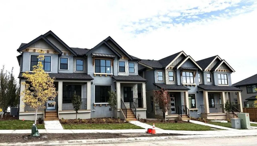 2236 81st Street Sw, Calgary