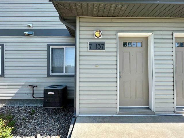 7 137 Silkstone Road W, Lethbridge
