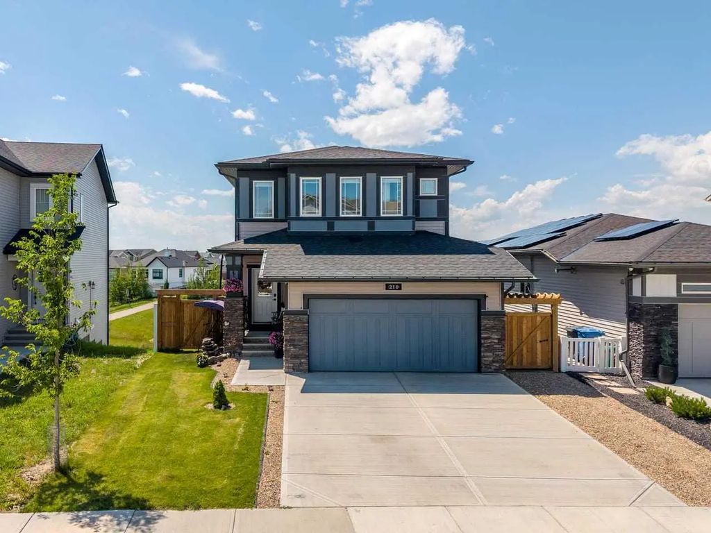 210 Knight Avenue , Crossfield