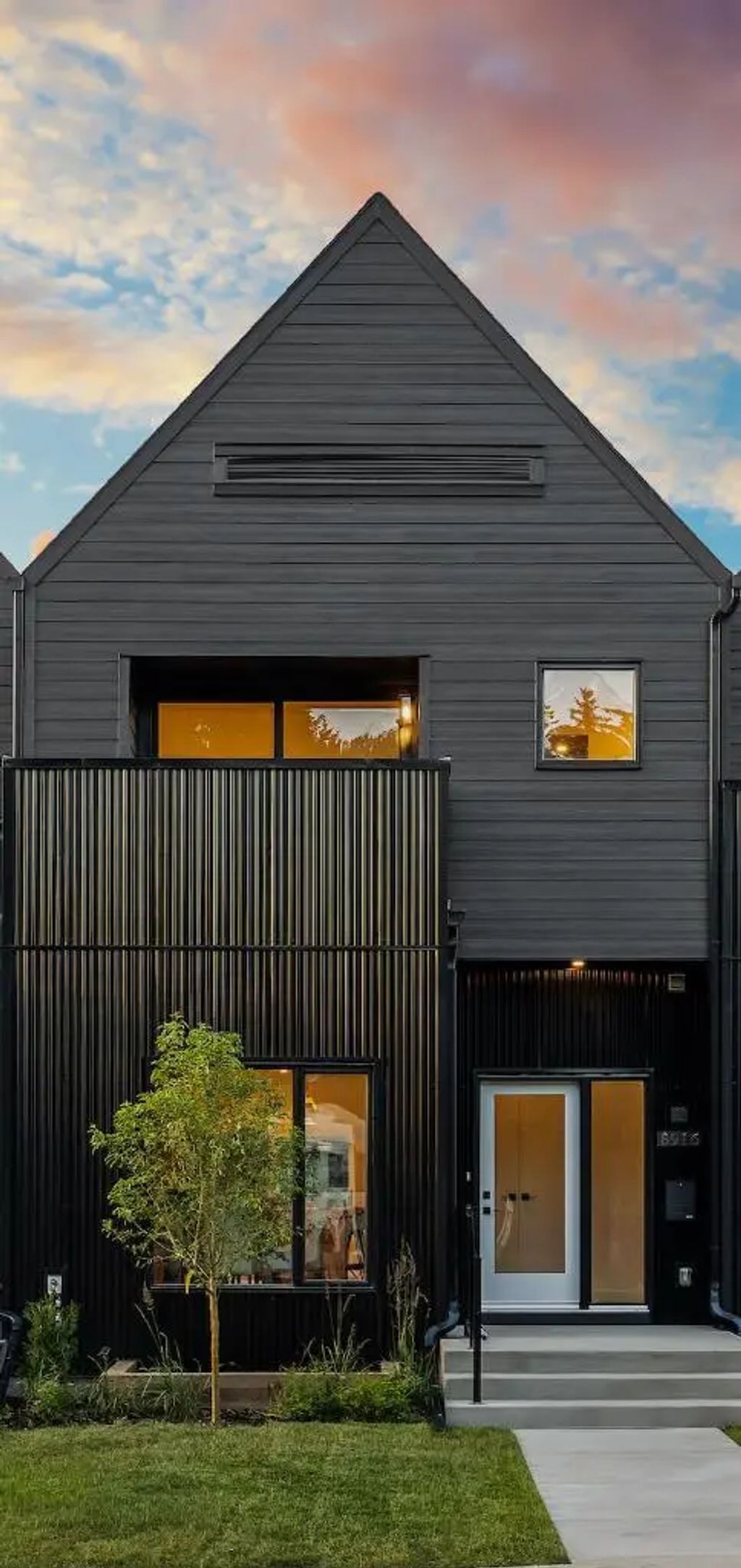 2 8916 33 Avenue Nw, Calgary