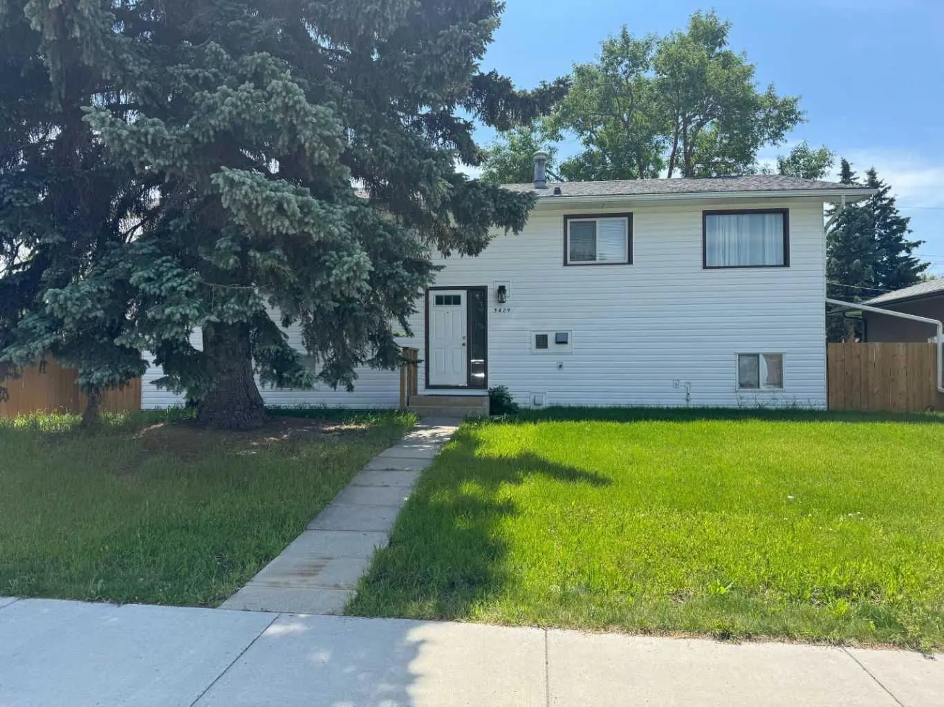 3429 19 Avenue Southeast, Calgary – Residential Detached Listing Photo 2
