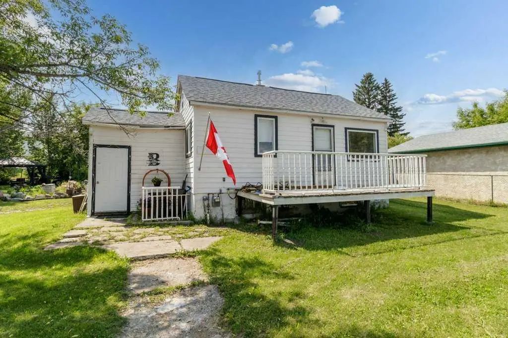1836 21 Avenue , Delburne