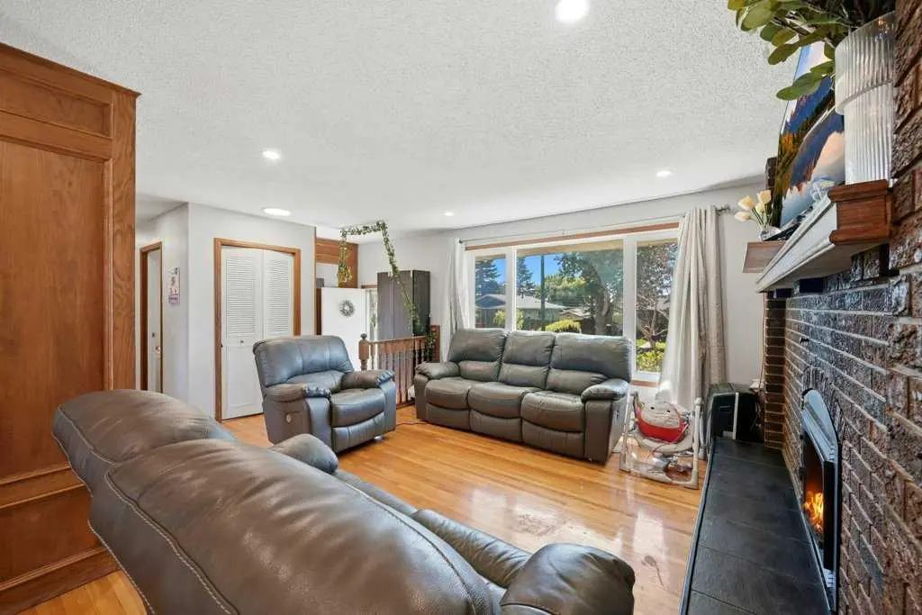 2415 Vista Crescent Northeast, Calgary – Residential Detached Listing Photo 7