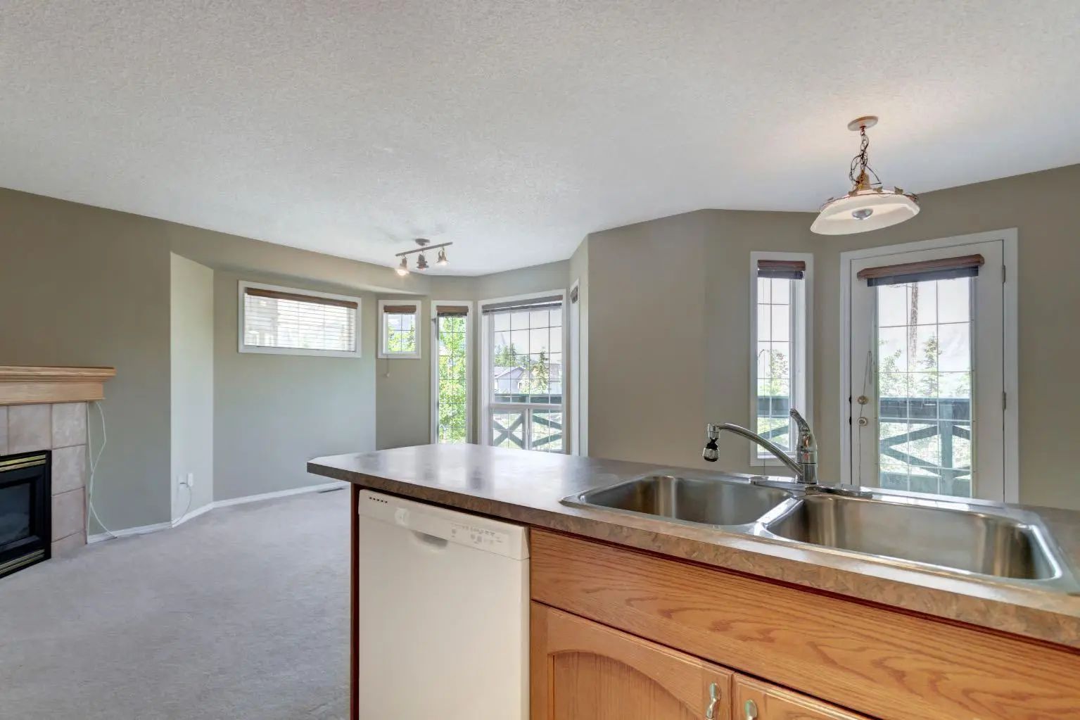 3 823 Wilson Way , Canmore – Residential Row/Townhouse Listing Photo 12
