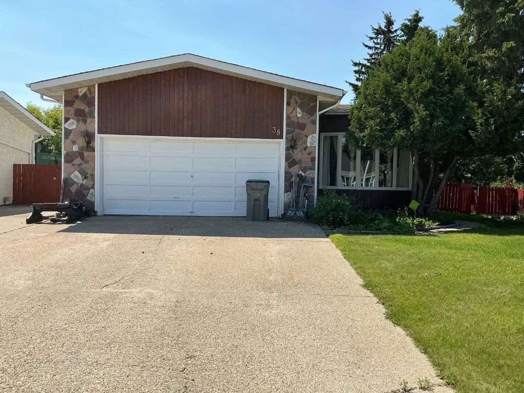 38 Kimzey Crossing , Whitecourt