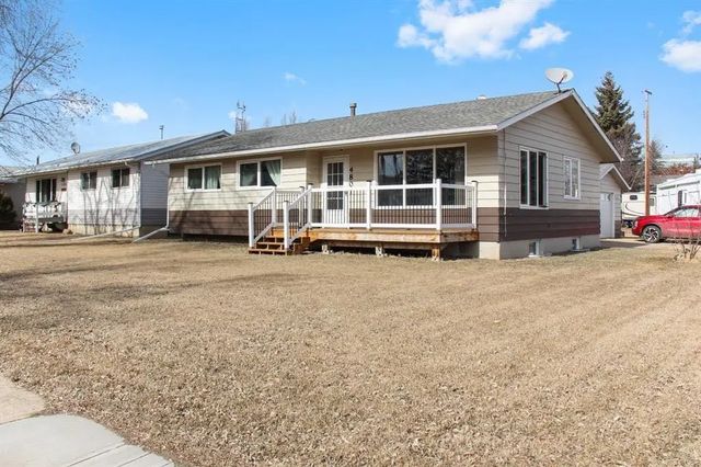 4801 48 Avenue , Forestburg