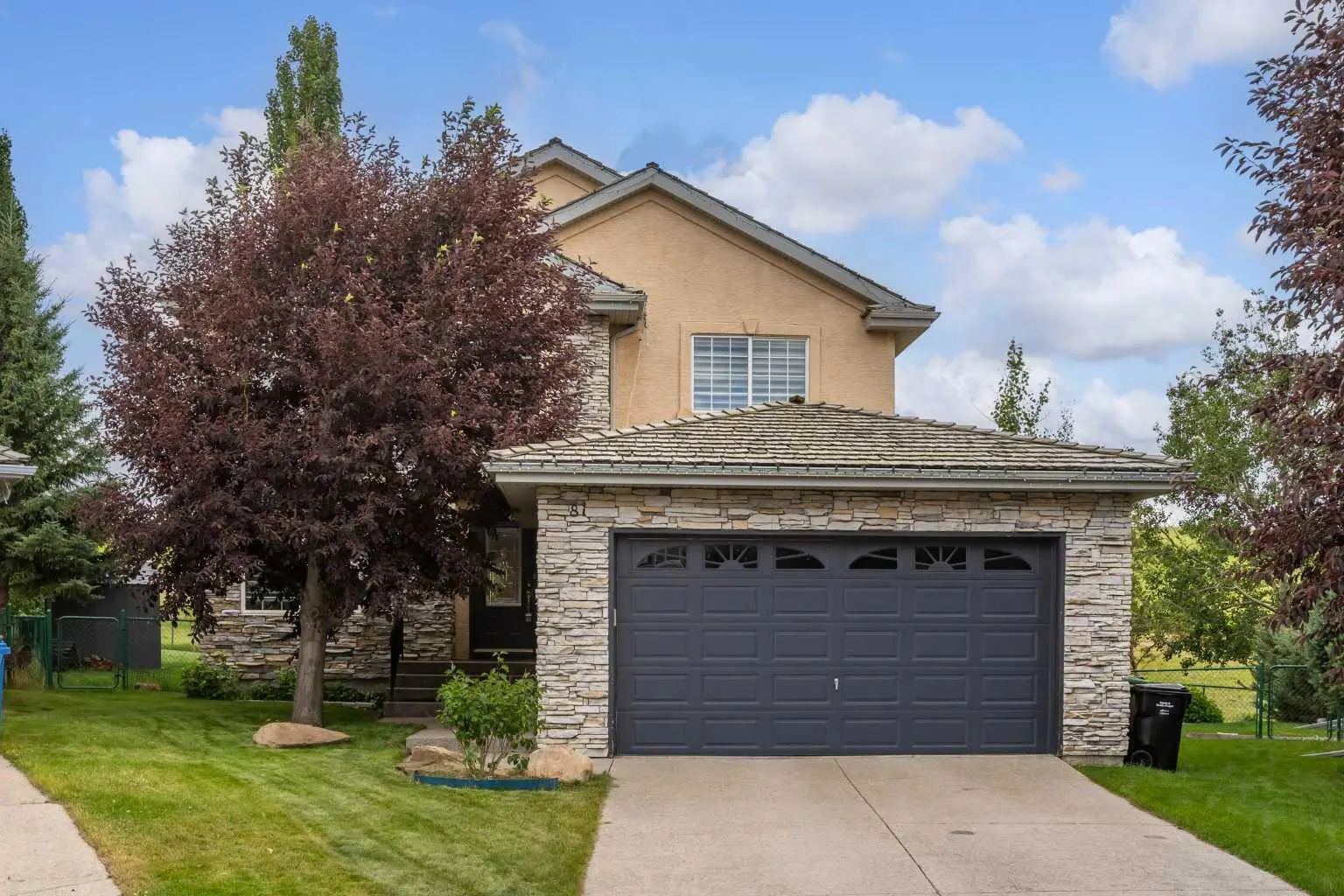 81 Royal Crest Terrace Northwest, Calgary – Residential Detached Listing Photo 4