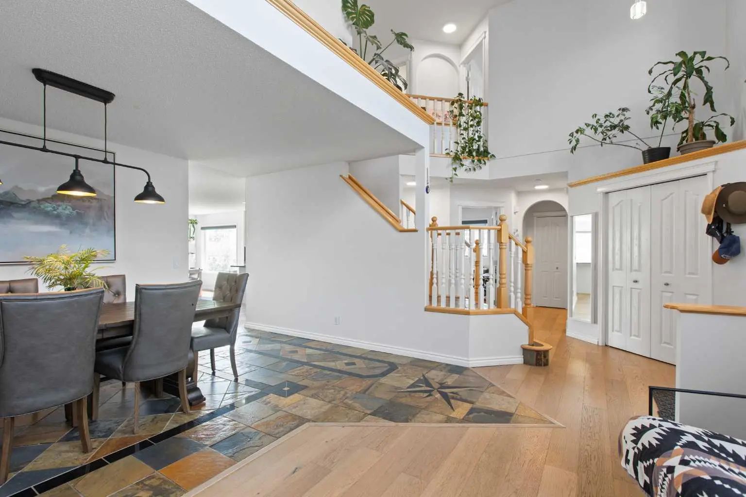 81 Royal Crest Terrace Northwest, Calgary – Residential Detached Listing Photo 7