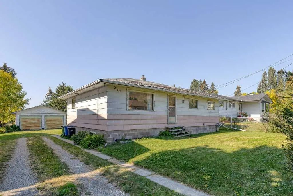 217 Ross Avenue , Cochrane – Residential Detached Listing Photo 3
