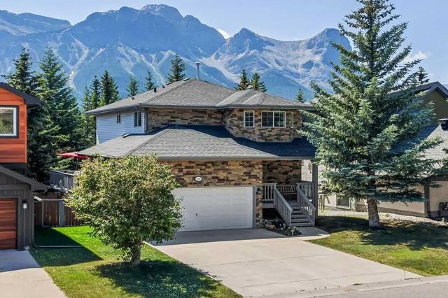 545 Grotto Road , Canmore