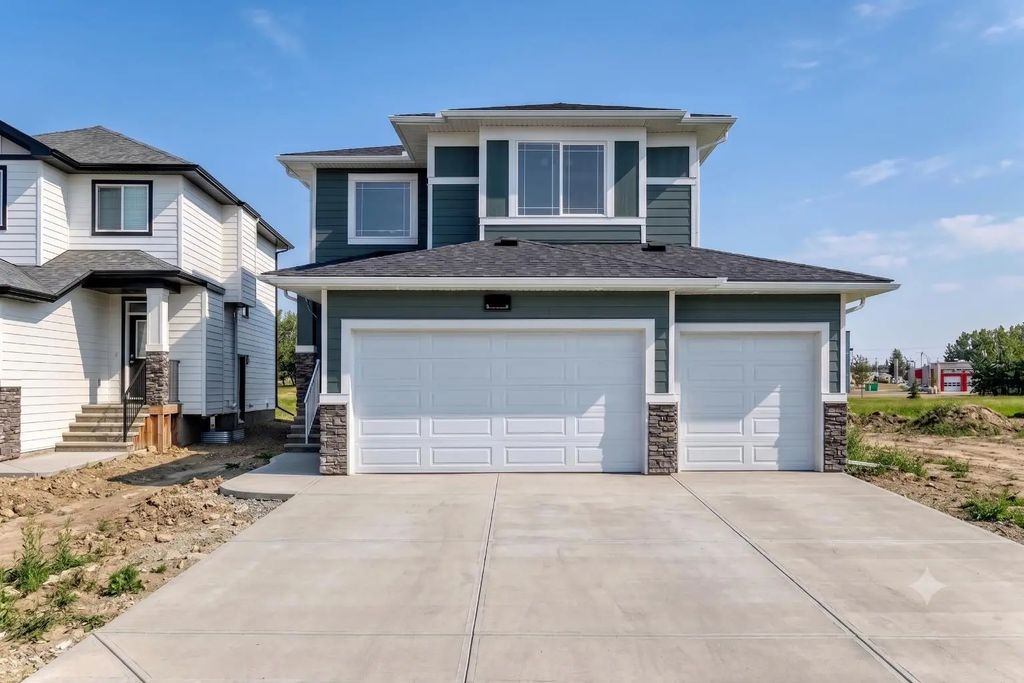 707 Mandalay Avenue , Carstairs