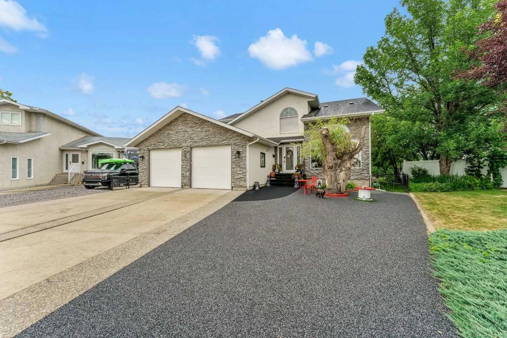 612 Sangster Crescent Sw, Redcliff