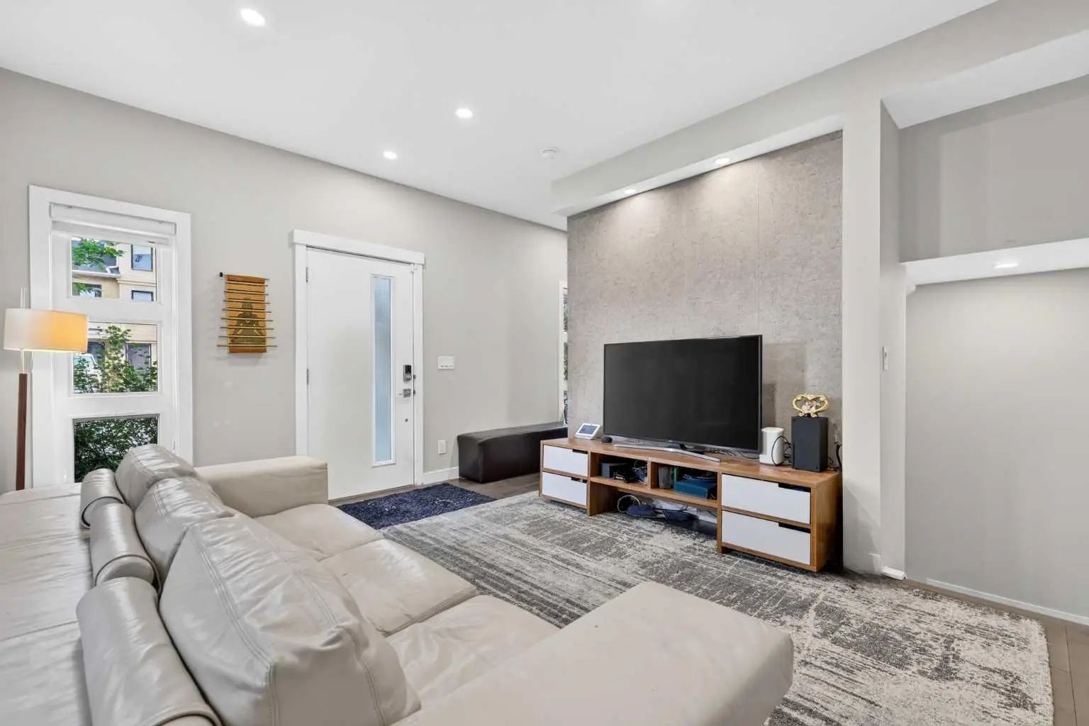 3414 15 Street Southwest, Calgary – Residential Row/Townhouse Listing Photo 3