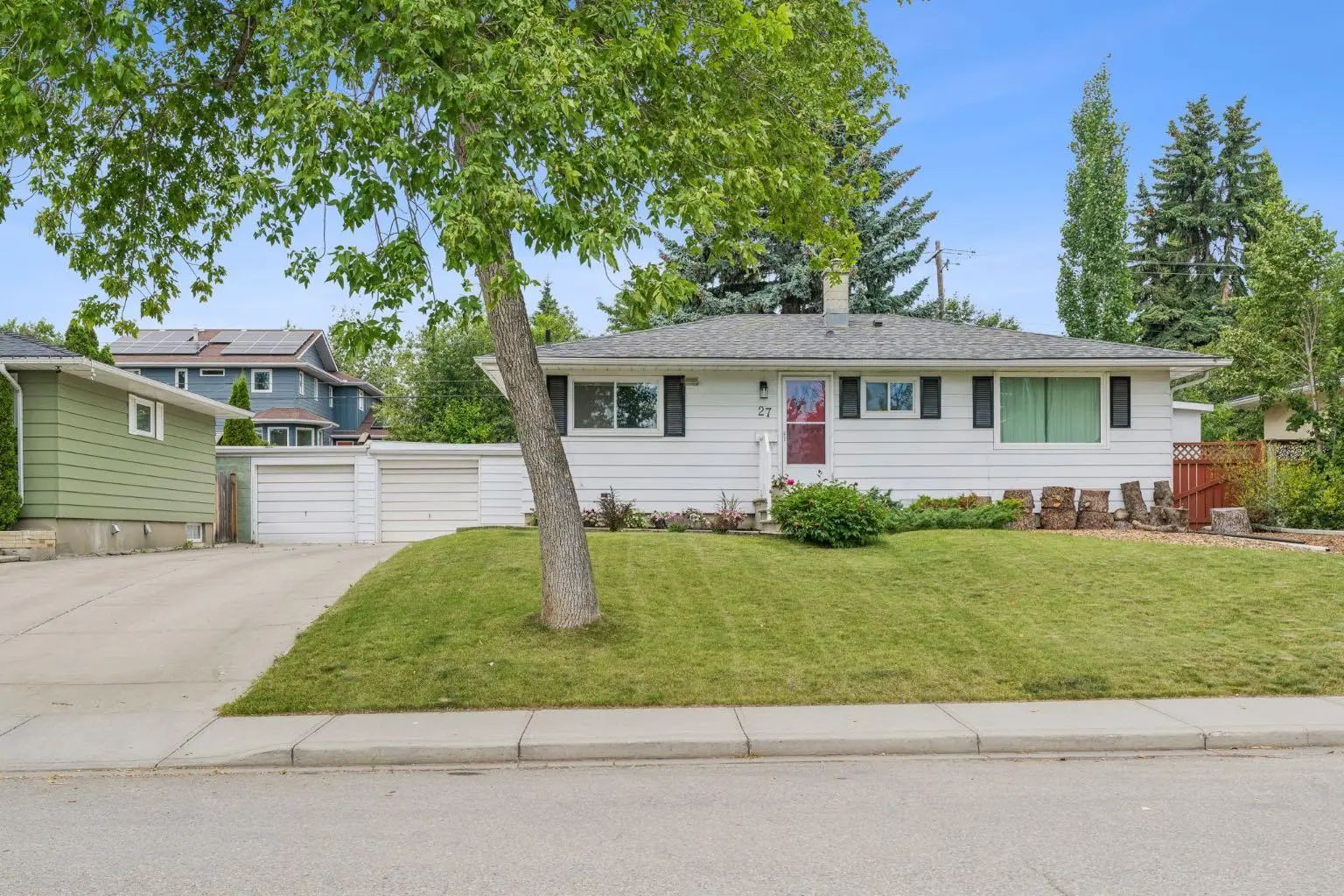 27 Heston Street Nw Calgary Alberta T2K 2C3 Highwood Details