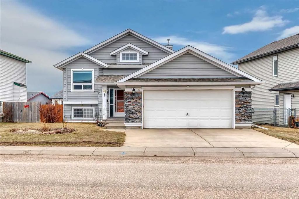 27 Aspen Creek Way , Strathmore