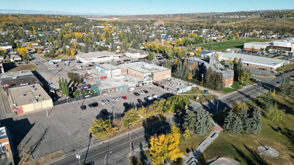 320b 68 7930 Bowness Road Nw, Calgary