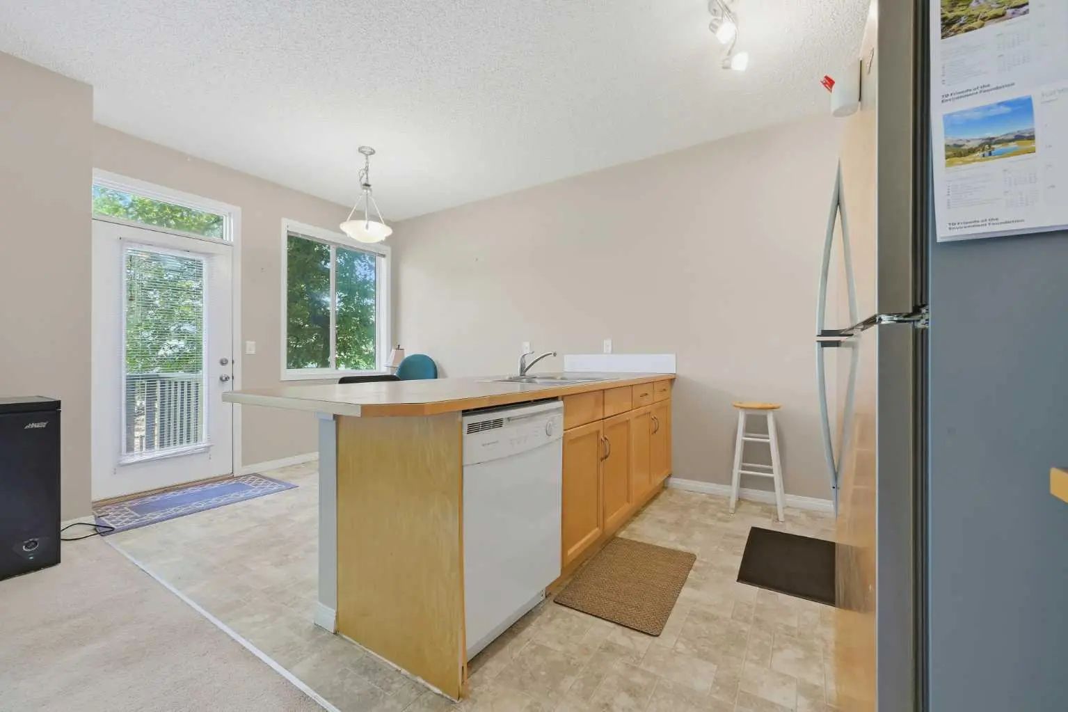 124 Everridge Gardens Southwest, Calgary – Residential Row/Townhouse Listing Photo 6