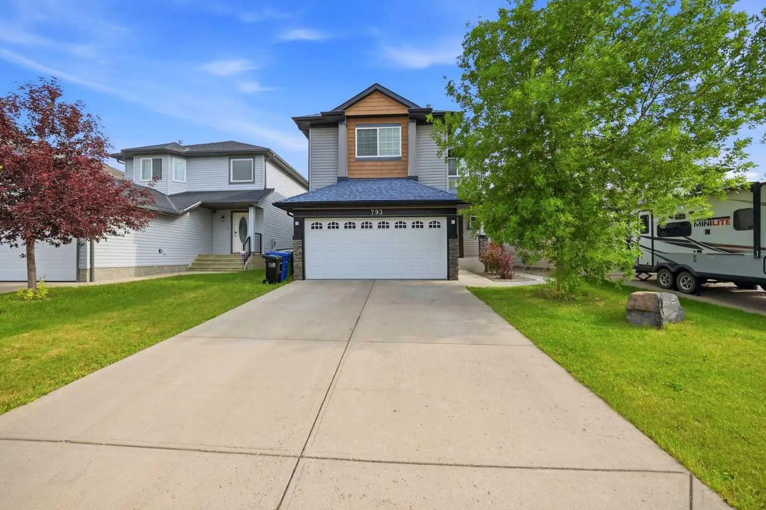 793 Luxstone Landing Southwest, Airdrie – Residential Detached Listing Photo 2