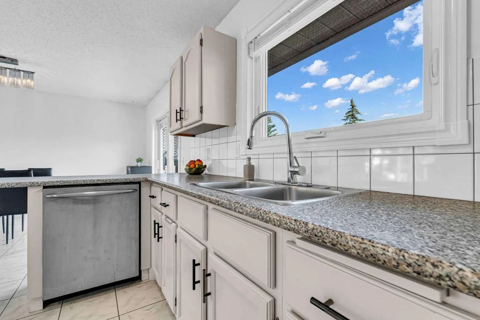 6716 37 Avenue Northeast, Calgary – Residential Detached Listing Photo 8
