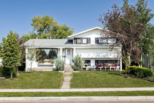 4003 53 Avenue , Innisfail