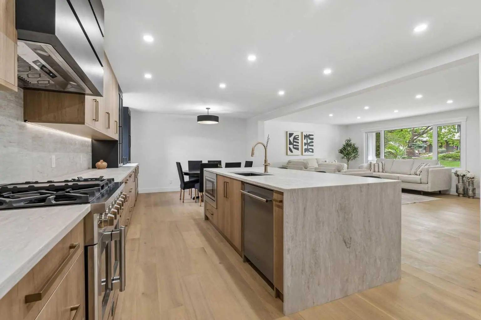 111 Canata Close Southwest, Calgary – Residential Detached Listing Photo 15