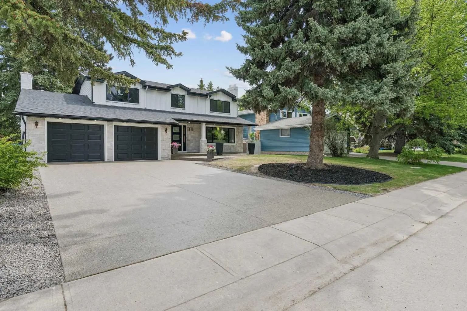 111 Canata Close Southwest, Calgary – Residential Detached Listing Photo 4