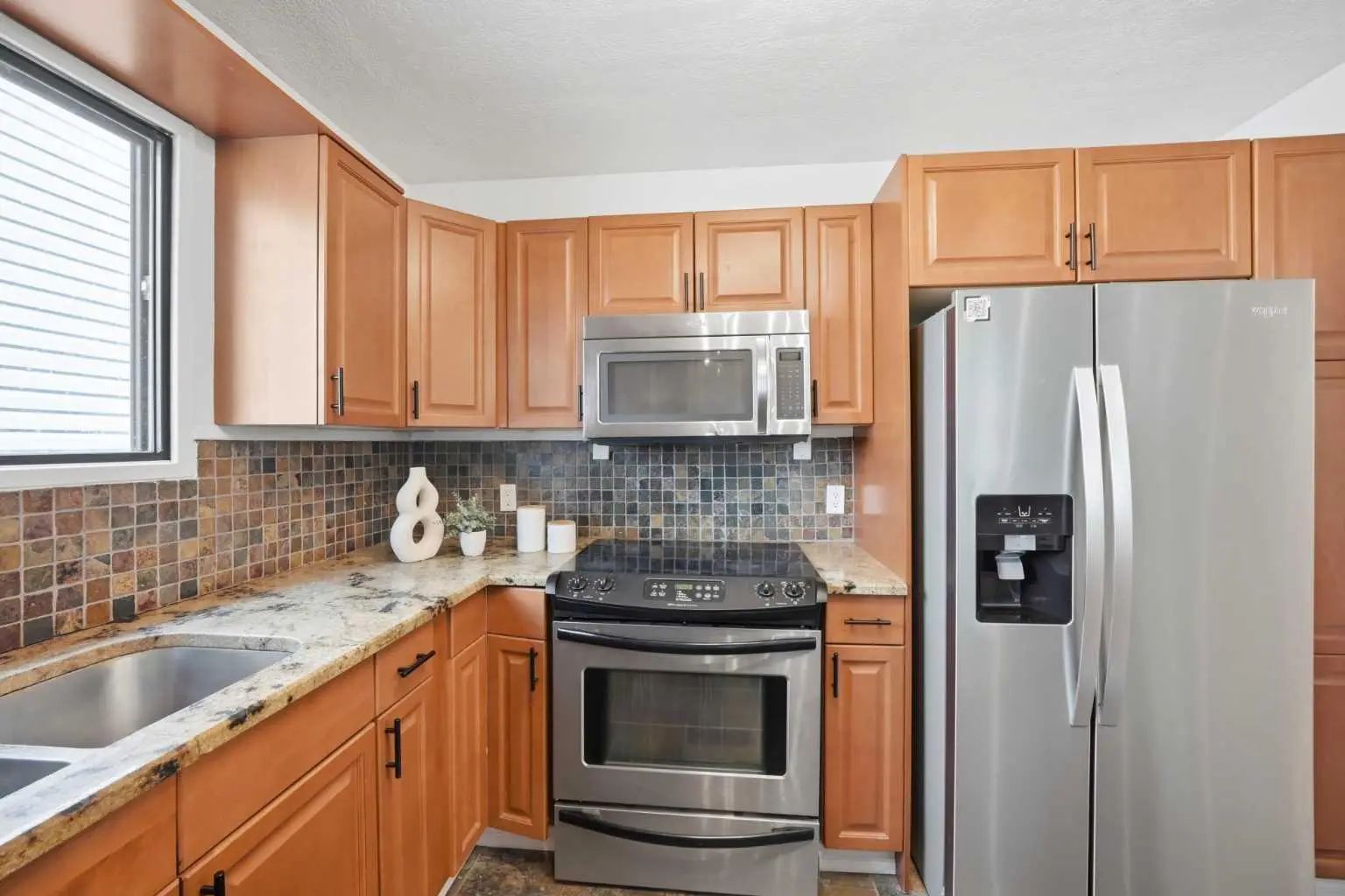 1004 Mckinnon Drive Northeast, Calgary – Residential Semi Detached (Half Duplex) Listing Photo 13