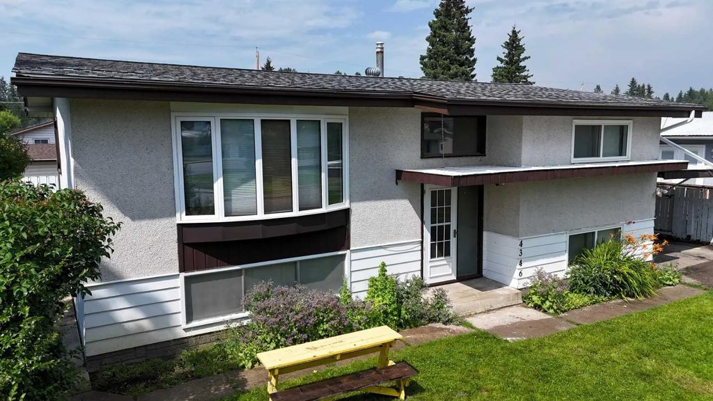 4346 9th Avenue , Edson