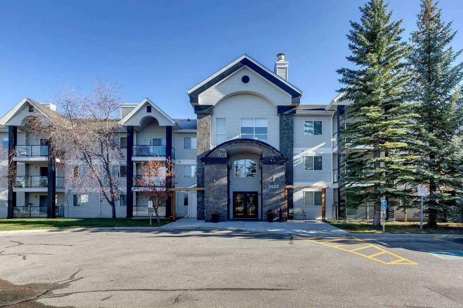 119 2022 Canyon Meadows Drive Southeast, Calgary – Residential Apartment Listing Photo 2
