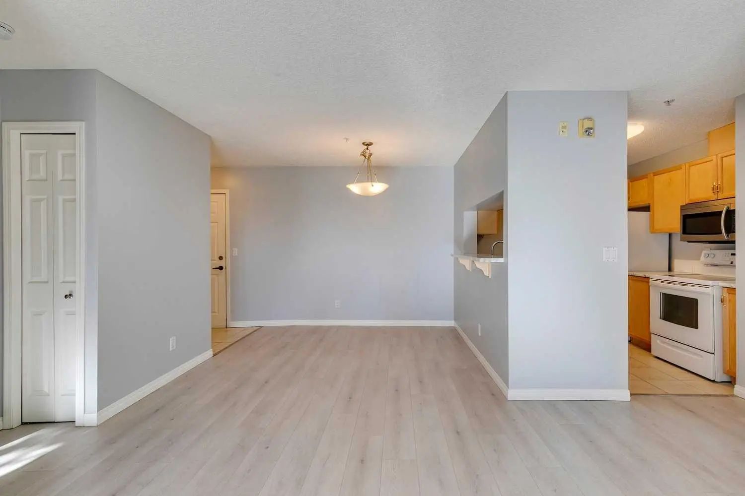 119 2022 Canyon Meadows Drive Southeast, Calgary – Residential Apartment Listing Photo 5