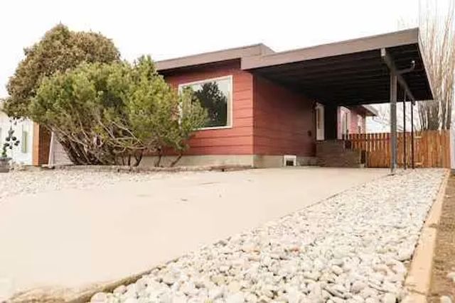 1033 Elliot Road S, Lethbridge