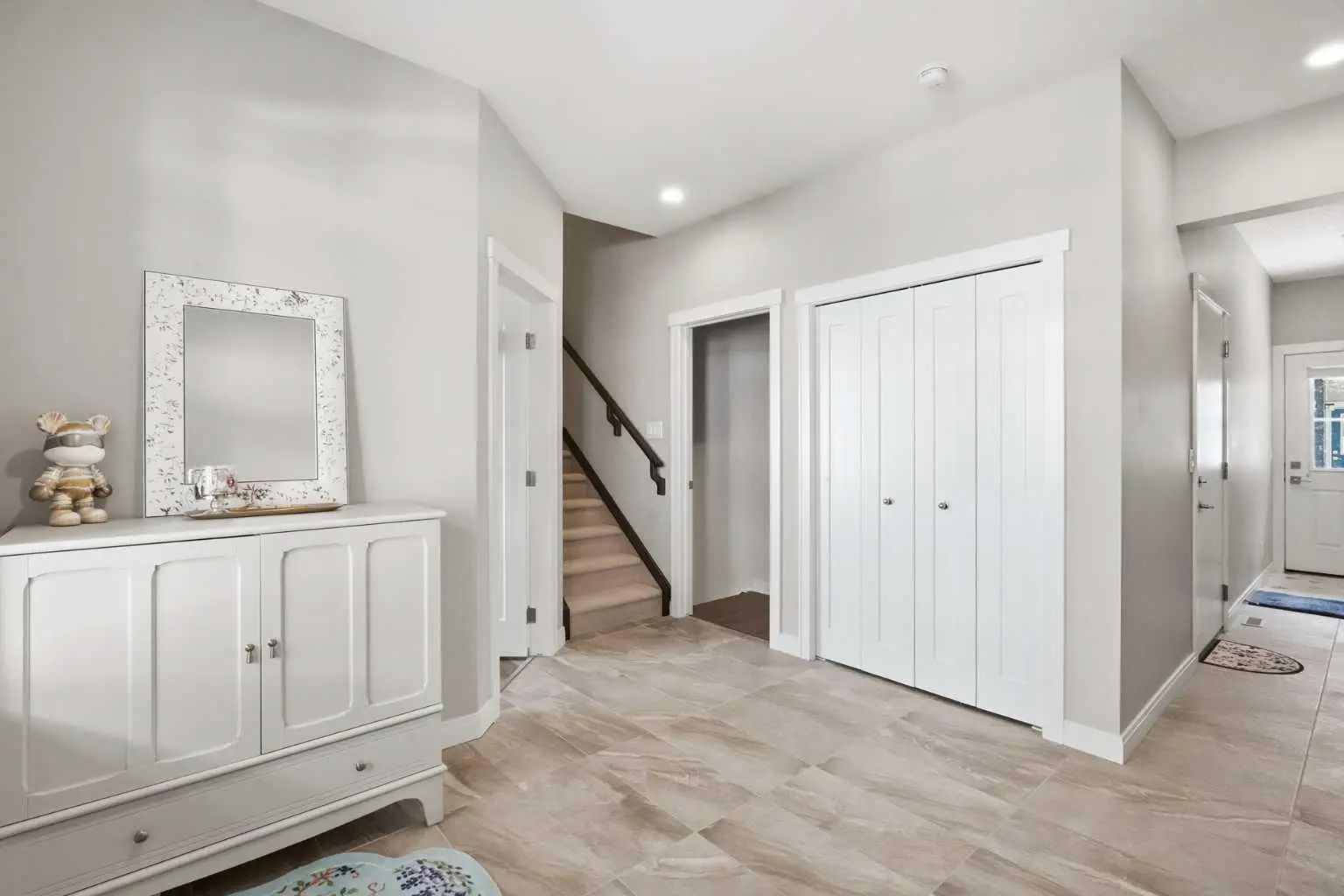 312 Wentworth Row Southwest, Calgary – Residential Row/Townhouse Listing Photo 5