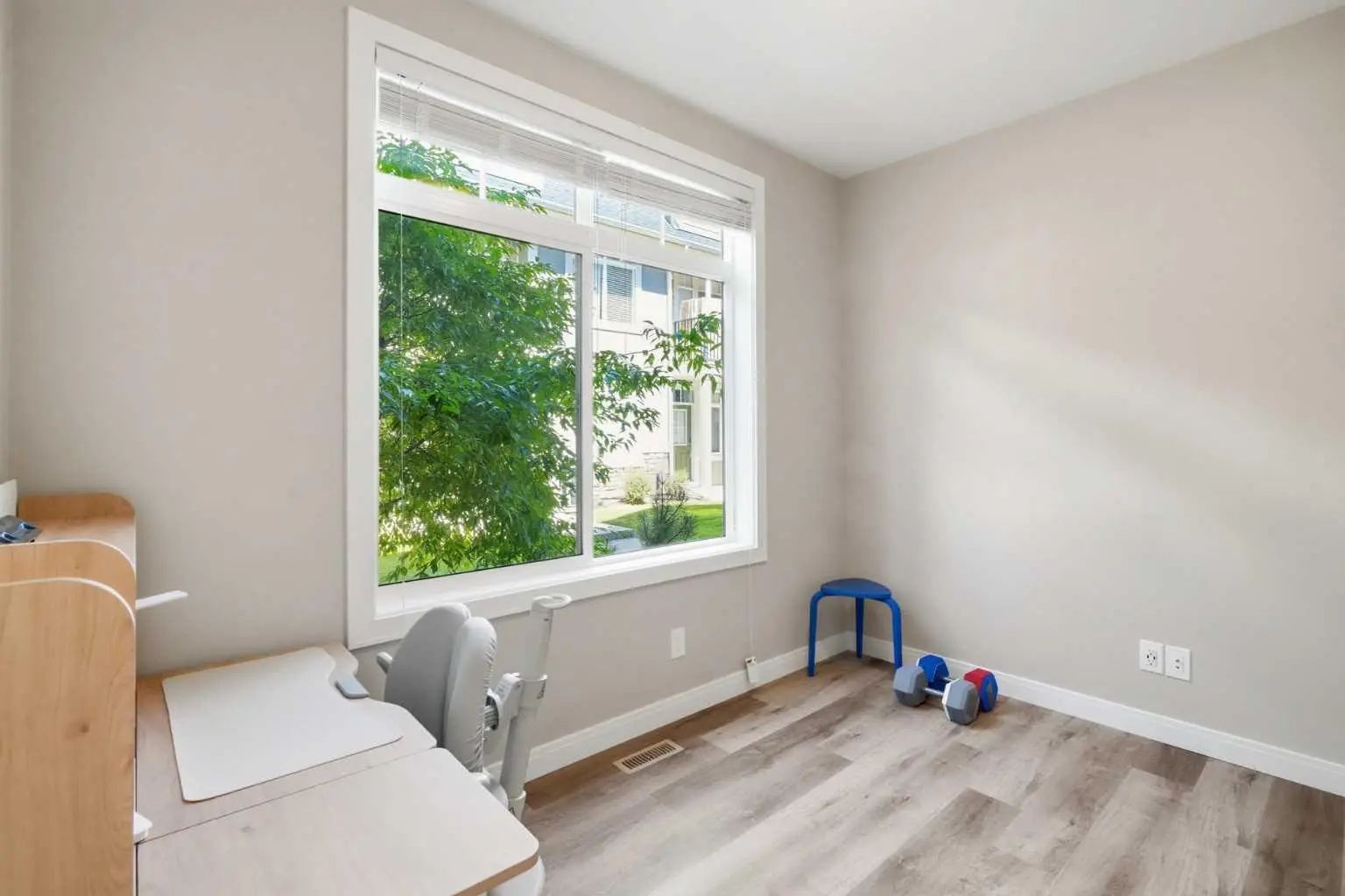 312 Wentworth Row Southwest, Calgary – Residential Row/Townhouse Listing Photo 6