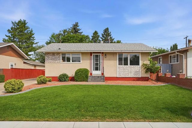 23 Fairway Avenue , Red Deer