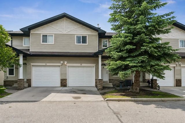 702 760 Railway Gate Sw, Airdrie