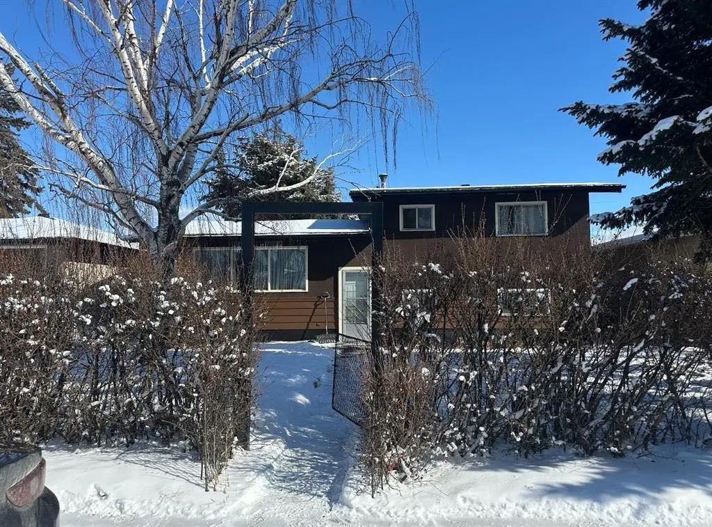 2028 43 Street Southeast, Calgary – Residential Detached Listing Photo 3