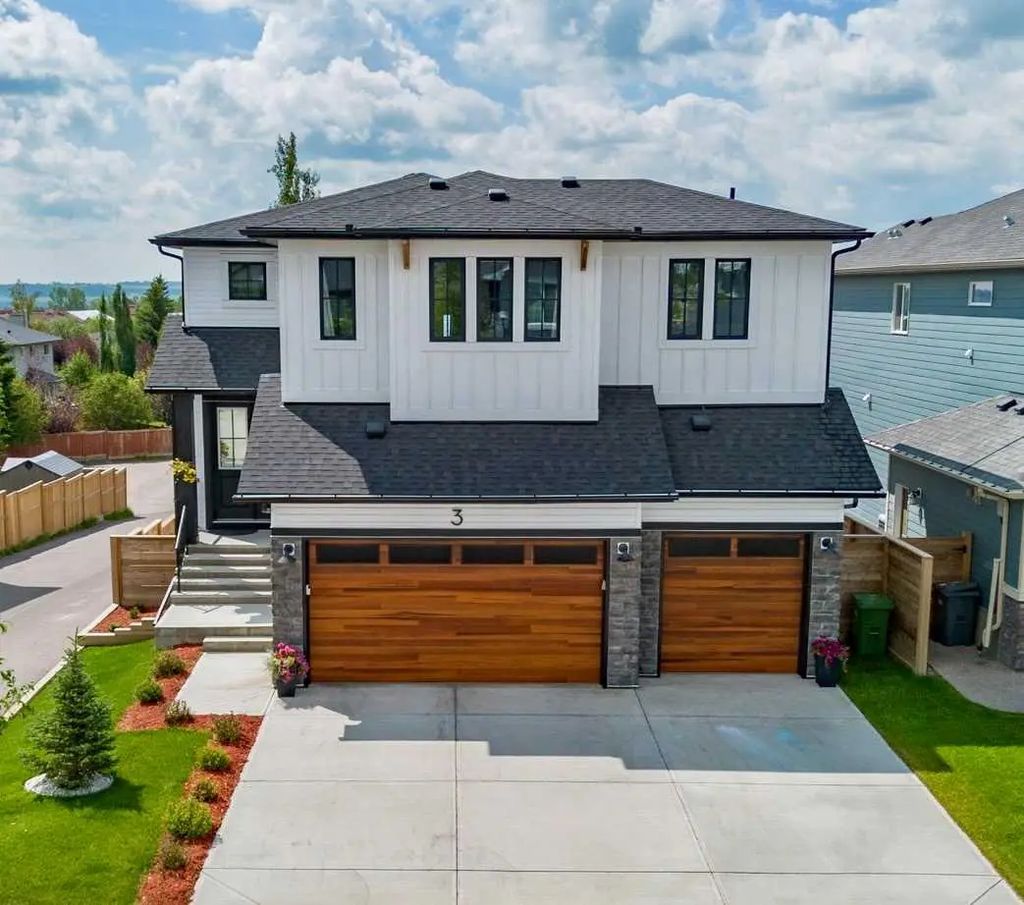 3 Highwood Drive , Okotoks