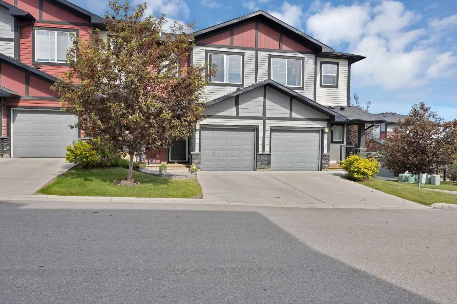 107 Jumping Pound Common , Cochrane – Residential Row/Townhouse Listing Photo 2