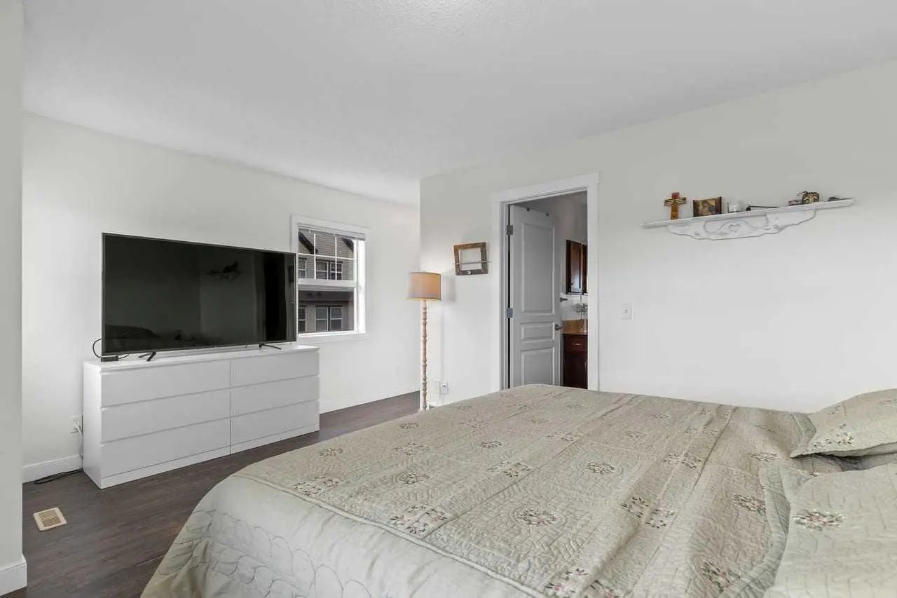 56 28 Heritage Drive , Cochrane – Residential Row/Townhouse Listing Photo 18