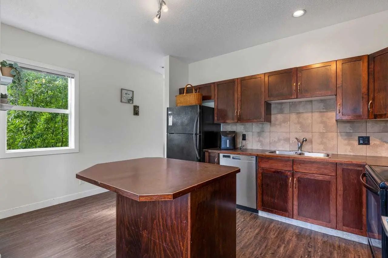 56 28 Heritage Drive , Cochrane – Residential Row/Townhouse Listing Photo 9