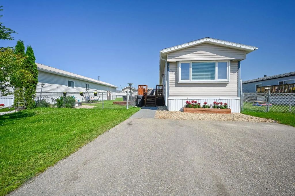 110 10615 88 Street , Grande Prairie