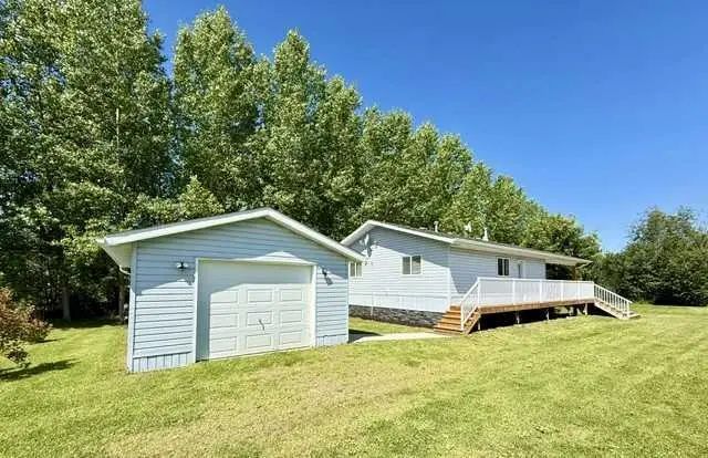 2010 Bayview Drive , Lac Des Iles