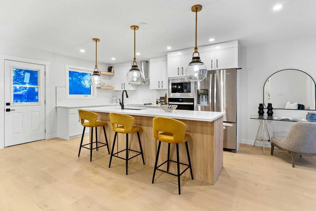 1731 111 Avenue Sw, Calgary
