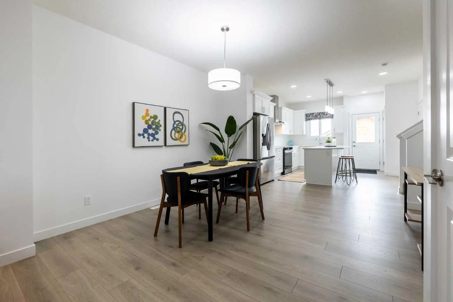 633 Savanna Drive Northeast, Calgary – Residential Row/Townhouse Listing Photo 6