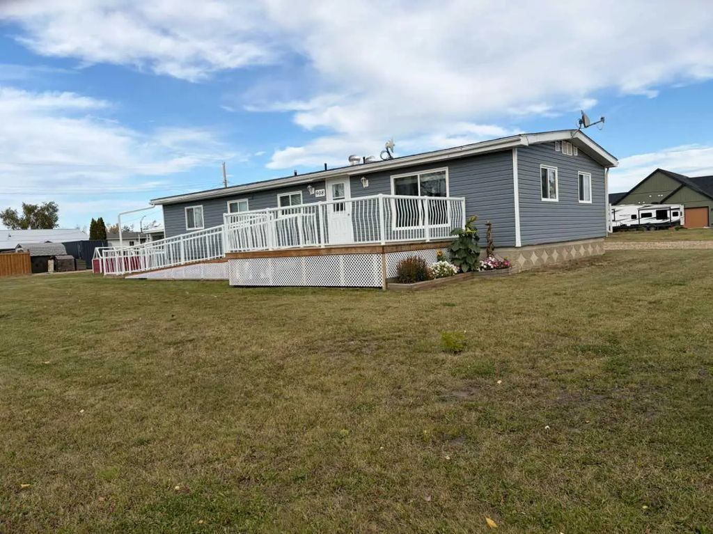 908 6 Avenue , Hines Creek
