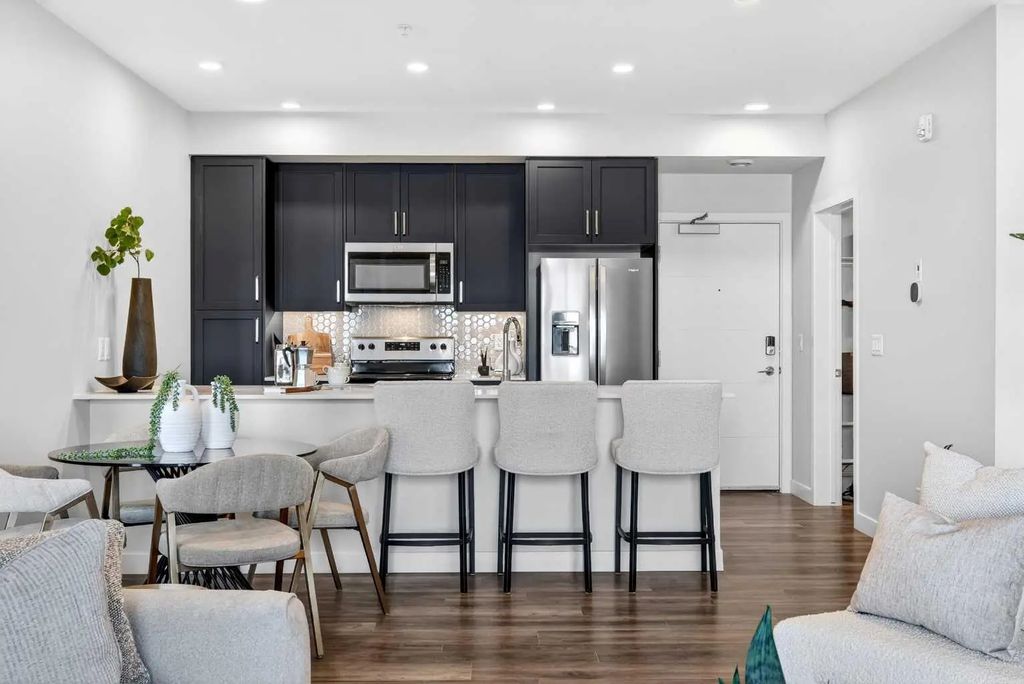 303 255 Les Jardins Park Se, Calgary