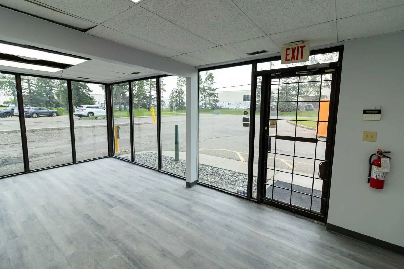 Unit 136 1530 27 Avenue Northeast, Calgary – Commercial Industrial Listing Photo 3