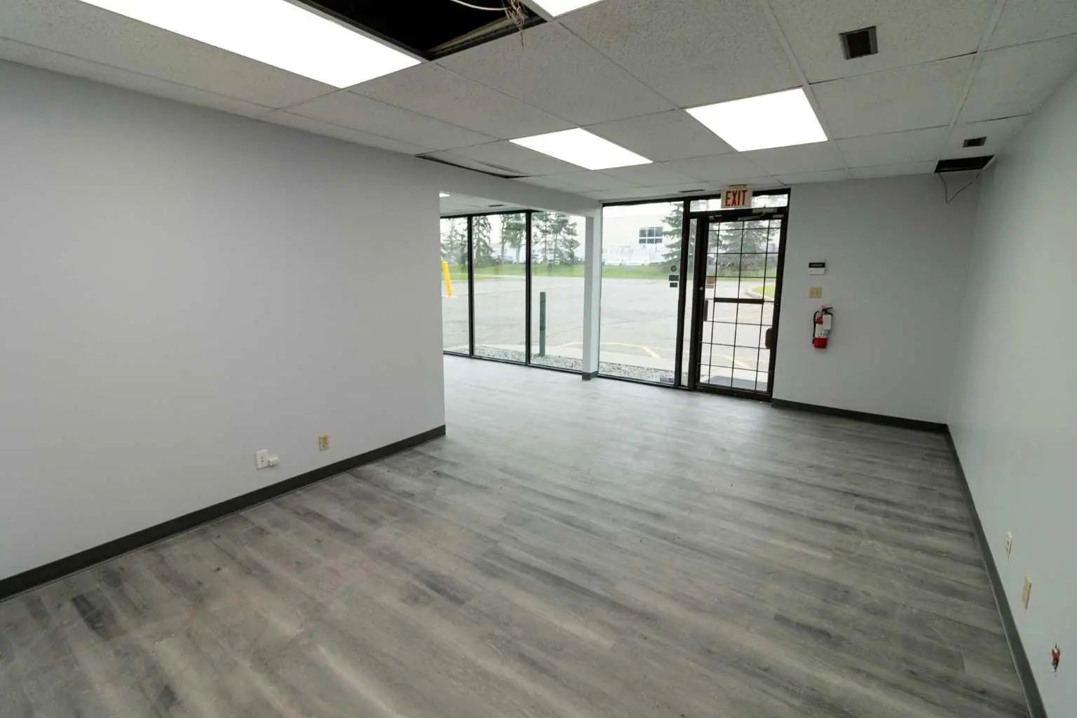 Unit 136 1530 27 Avenue Northeast, Calgary – Commercial Industrial Listing Photo 5