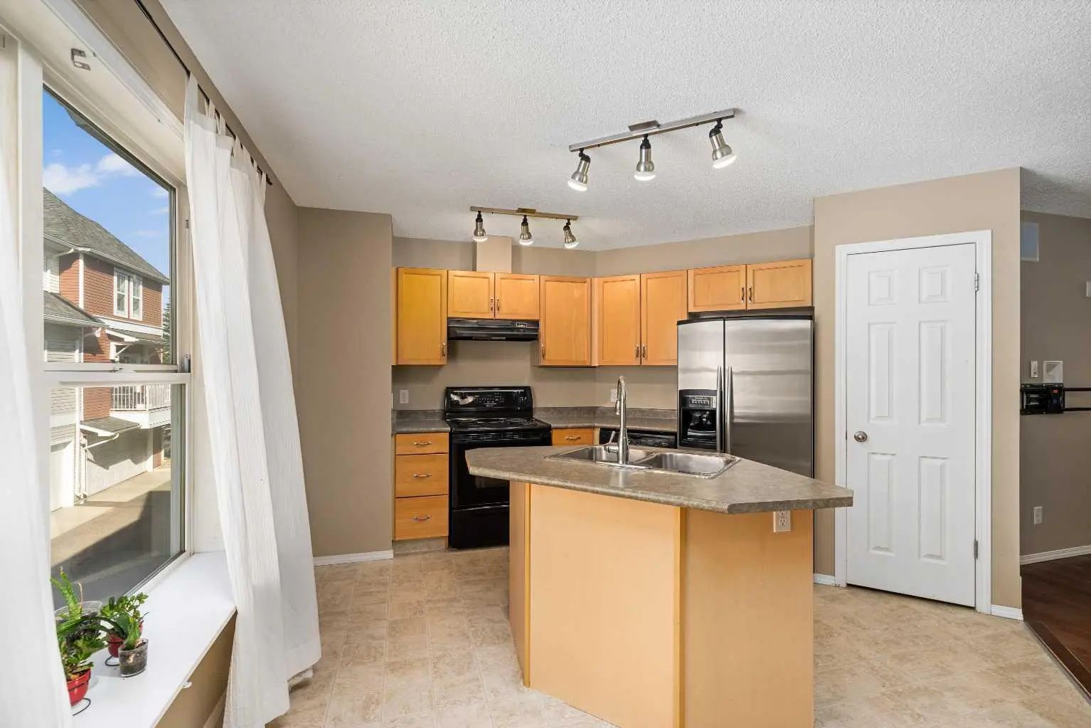 205 Mckenzie Towne Gate Southeast, Calgary – Residential Row/Townhouse Listing Photo 12