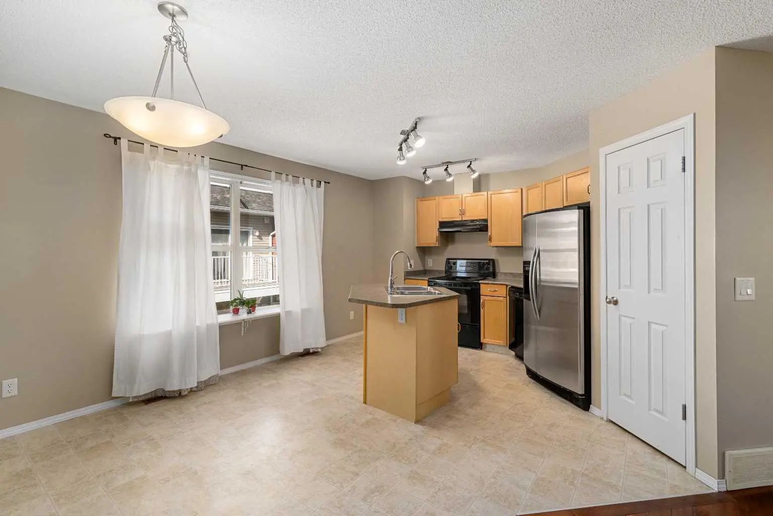 205 Mckenzie Towne Gate Southeast, Calgary – Residential Row/Townhouse Listing Photo 13